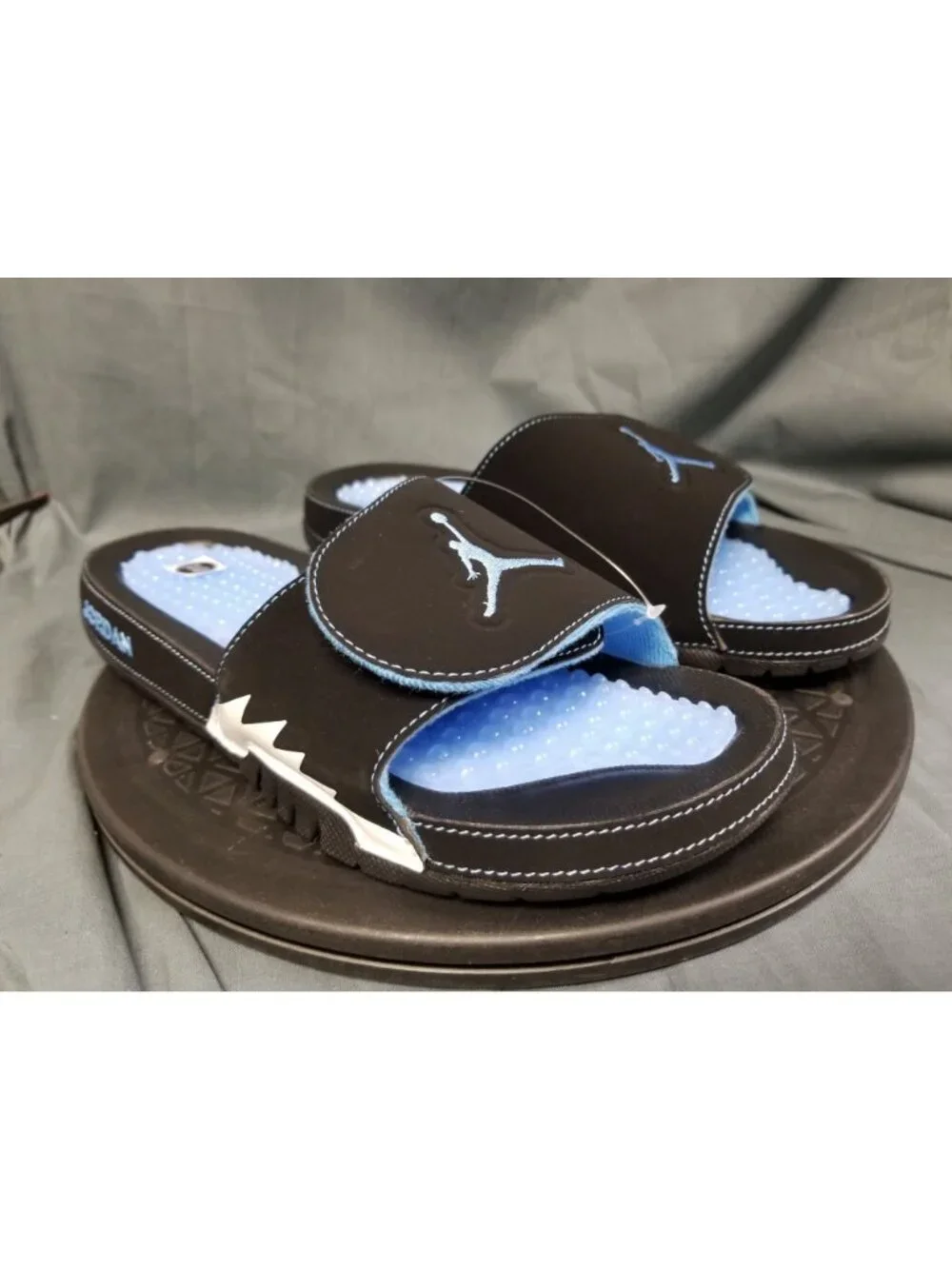Jordan Hydro V Retro Sandals Black/Blue/White 555501 004 Mens Size 8 NEW w/TAG